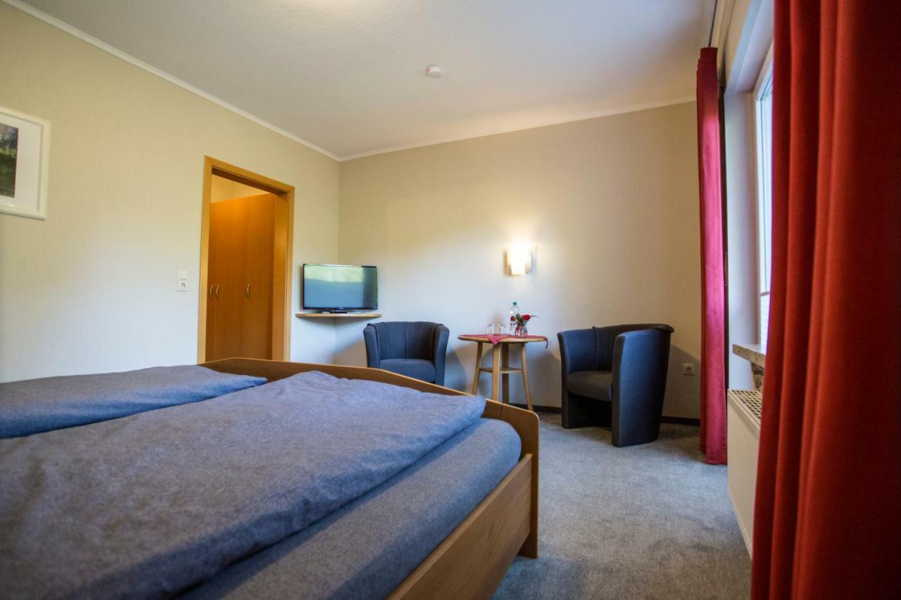 Pension Haus Am Walde ชมาลเลนแบร์ก ภายนอก รูปภาพ