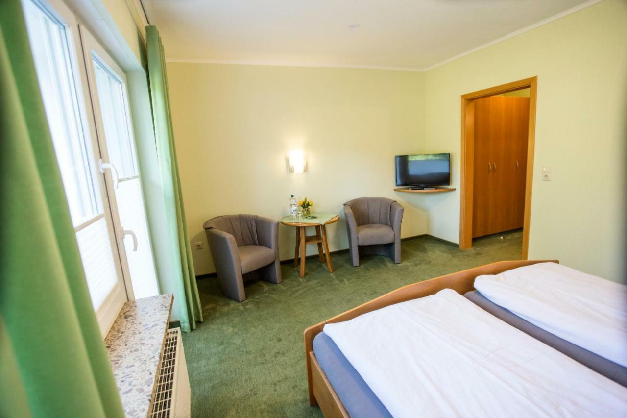Pension Haus Am Walde ชมาลเลนแบร์ก ภายนอก รูปภาพ